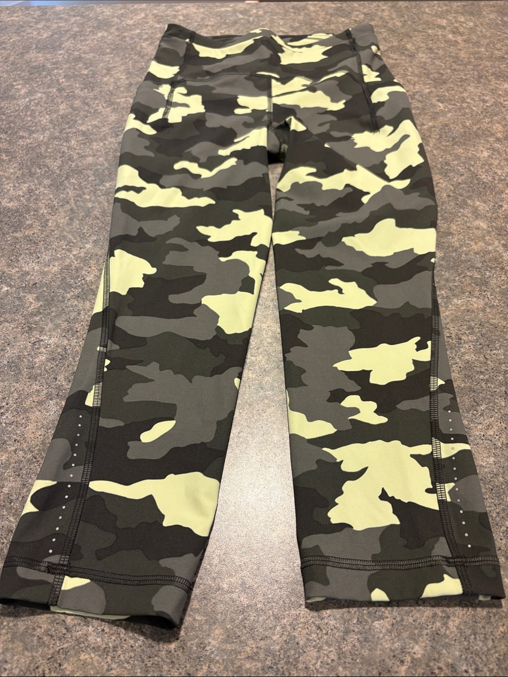 lululemon athletica Camo Crop Leggings - Green/Black